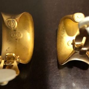ANN KLEIN Jewelry - ANN KLEIN MATT GOLD CLIP ON EARRINGS ANN KLEIN Jewelry - ANN KLEIN MATT GOLD CLIP ON EARRINGS